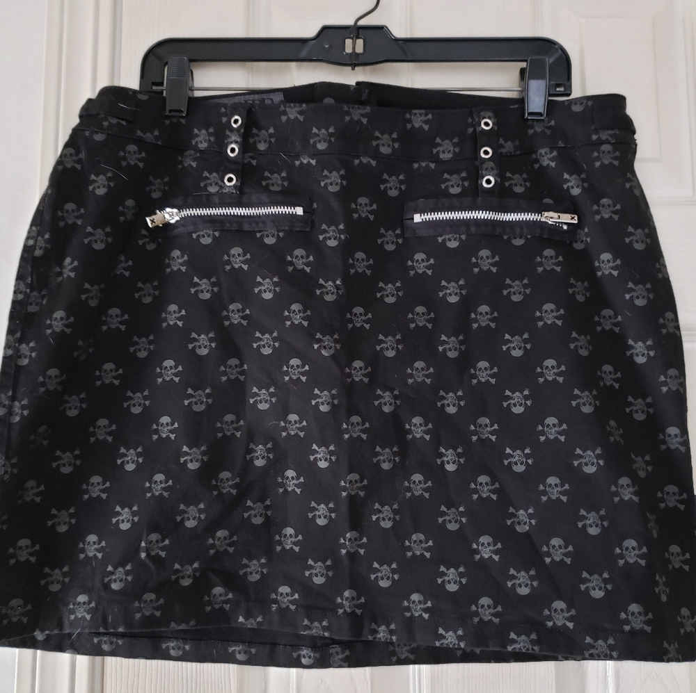 Torrid Tripp NYC Skirt Size 16